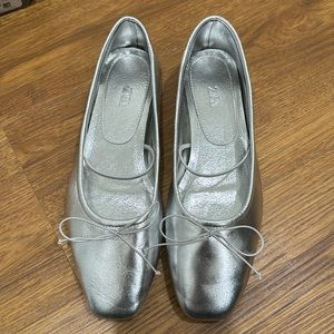 Zara Silver Metallic Ballet Flats size 36